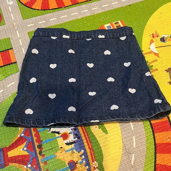 Skirt with hearts size 4 girl - Picture 2 of 3
